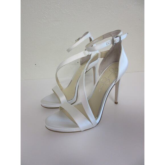 JESSICA SIMPSON White Matte Satin 8 1/2 M Ankle Buckle Happily Ever After Heels - Picture 1 of 10